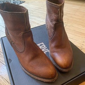 FRYE Leslie Artisan Cognac Boots